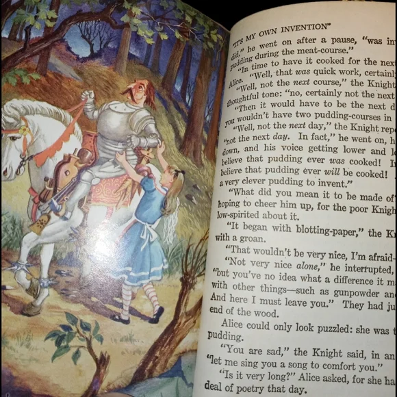 Alice In Wonderland Bag & Book Bundle - Picture 9 of 14